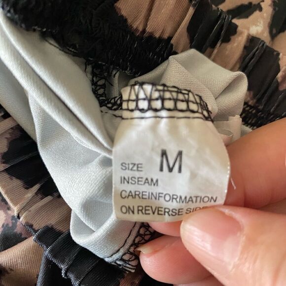 Shein animal print running shorts M - Picture 6 of 7